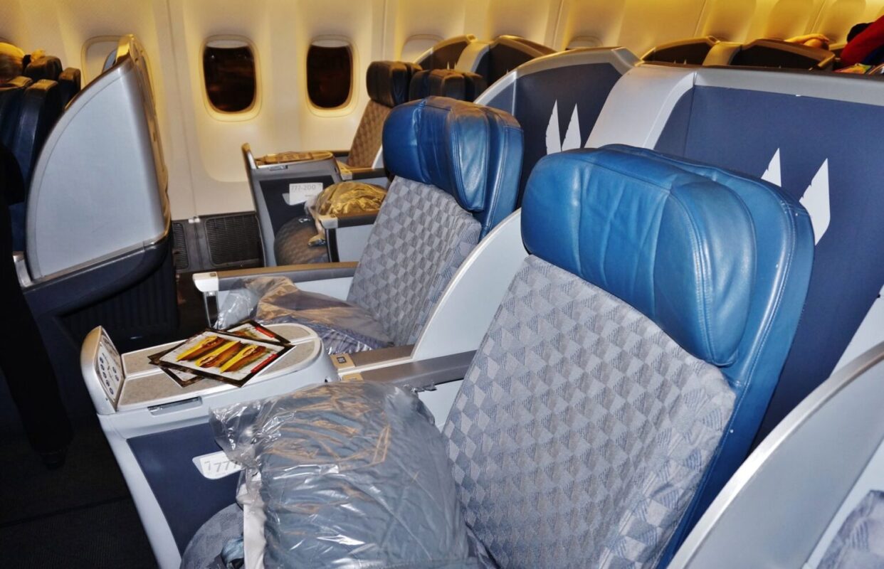 MIAMI, FL: Inside the Business Class cabin on an American Airlines flight. AA is gradually replacing these seats with a new American Airlines Flagship experience cabin.