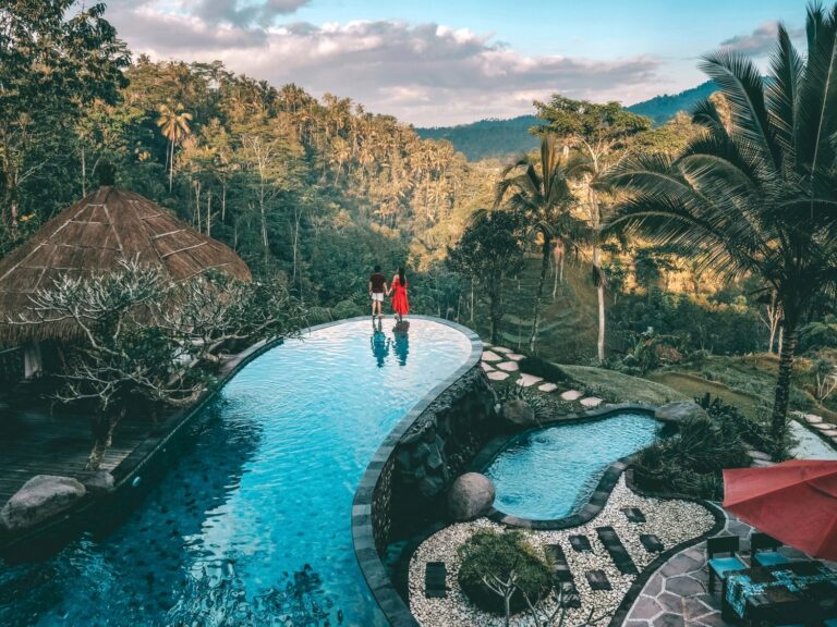 Holiday Weekend Relaxing,In,Luxury,With,Tropical,Jungle,Villa,Resort