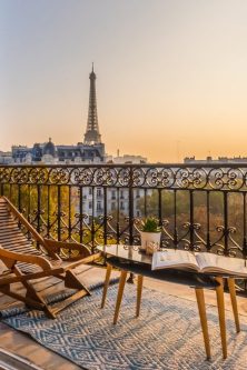 Paris,Balcony,With,Splendid,View,On,Eiffel,Tower,At,Sunset